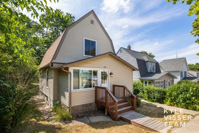 /international/us/135-houseman-avenue-ne-grand-rapids-mi-110098480070/