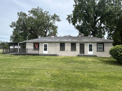 /international/us/3822-melville-avenue-east-chicago-in-110108303702/