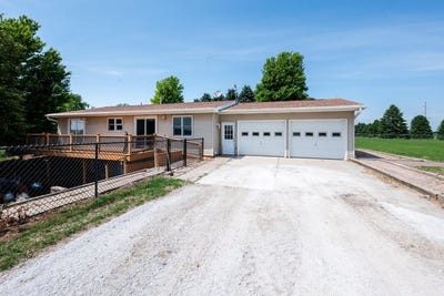 /international/us/28453-530th-avenue-kelley-ia-110100357030/