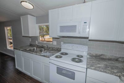 /international/us/393-deer-valley-st-canyon-lake-tx-110108479366/