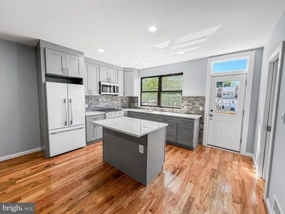 /international/us/419-e-12th-street-chester-pa-110108386518/