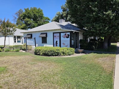 /international/us/317-s-central-street-visalia-ca-110109004304/