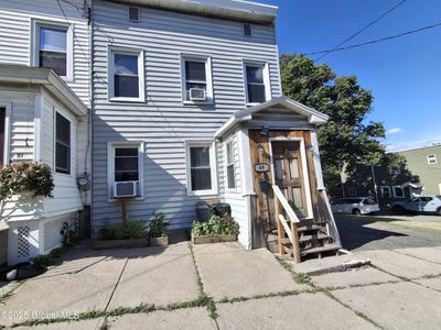 /international/us/49-mccarty-avenue-albany-ny-110100635076/