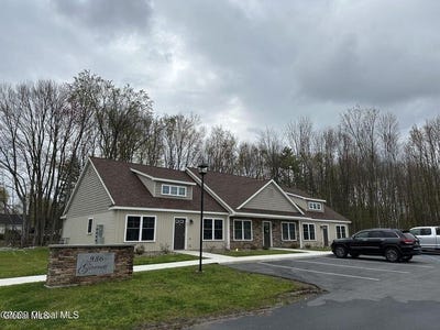 /international/us/486-garrett-road-ballston-lake-ny-110105193906/