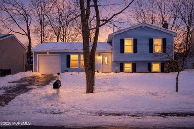/international/us/56-village-drive-barnegat-nj-110105352270/