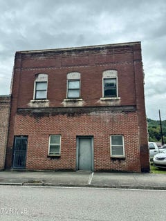 /international/us/206-west-main-street-appalachia-va-110101393051/?lang=en