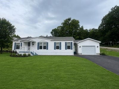 /international/us/637-benton-drive-laconia-nh-110109513383/