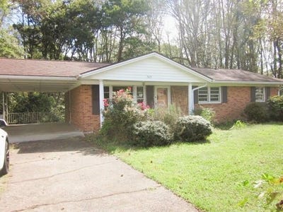 /international/us/3633-longview-dr-collinsville-va-110103394796/