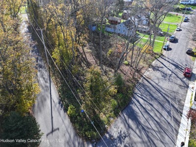 /international/us/church-street-coxsackie-ny-110103975162/