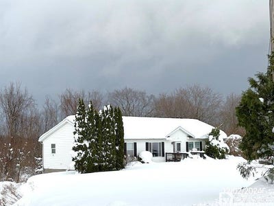 /international/us/4436-rood-road-pomfret-ny-110096527373/