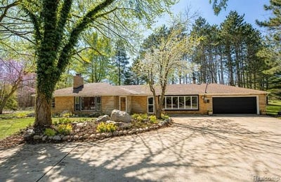 /international/us/8780-dixie-highway-birch-run-twp-mi-110107037524/