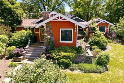 /international/us/895-fairfax-drive-morgantown-wv-110108661785/