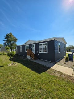 /international/us/8000-warren-wood-sugarplum-three-oaks-mi-110120153171/