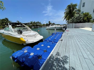 /international/us/1995-calais-miami-beach-fl-110100987433/?lang=zh-tw