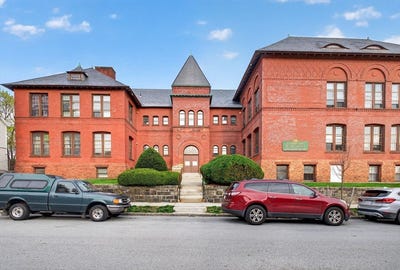 /international/us/31-elizabeth-st-worcester-ma-110107476201/
