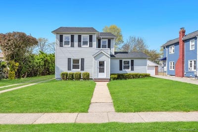 /international/us/577-lowell-street-westbury-ny-110107476925/