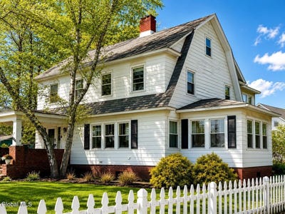 /international/us/634-glen-street-queensbury-ny-110108063753/