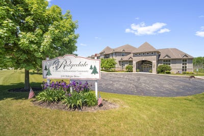 /international/us/230-hilldale-dr-hartford-wi-110108858503/