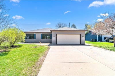 /international/us/830-w-4th-street-rush-city-mn-110106554559/