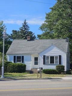 /international/us/428-seminole-road-norton-shores-mi-110100583868/