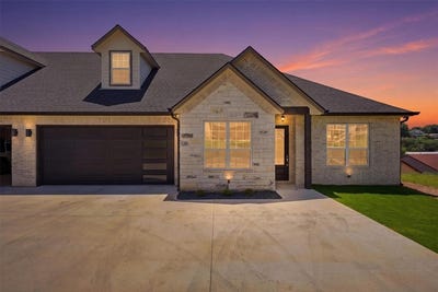 /international/us/5126-country-club-drive-granbury-tx-110107860790/