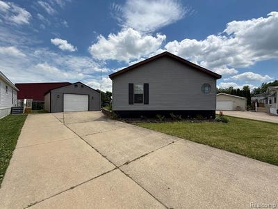 /international/us/6255-telegraph-road-bedford-twp-mi-110109082227/