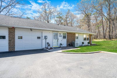 /international/us/323-a-woodbridge-drive-ridge-ny-110107573912/