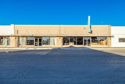 /international/us/211-n-main-avenue-big-lake-tx-110107267105/