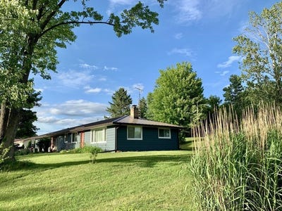 /international/us/n1644-poeppel-road-fort-atkinson-wi-110108816978/