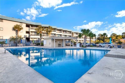 /international/us/1217-bay-street-tybee-island-ga-110106536522/