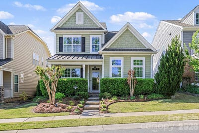 /international/us/5153-waterloo-drive-tega-cay-sc-110107516975/