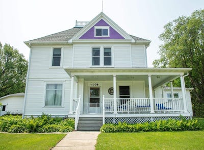 /international/us/1008-g-avenue-grundy-center-ia-110100814154/