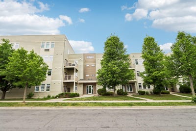 /international/us/8206-starr-grass-drive-madison-wi-110108470744/