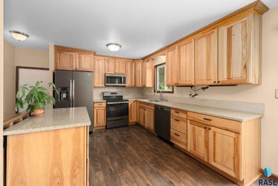 /international/us/2104-e-tricia-ln-sioux-falls-sd-110108471378/