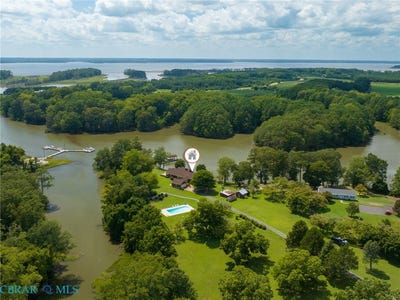 /international/us/6640-fields-landing-road-hayes-va-110119557893/