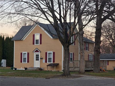 /international/us/145-milwaukee-avenue-sw-hutchinson-mn-110108059119/
