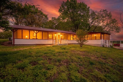 /international/us/866-county-road-328-thayer-mo-110107798374/