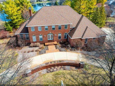 /international/us/2532-huntington-way-suamico-wi-110097215991/?lang=en