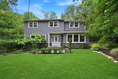/international/us/135-oakwood-road-port-jefferson-ny-110109304152/
