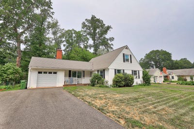/international/us/5-woodland-road-portland-ct-110101424808/