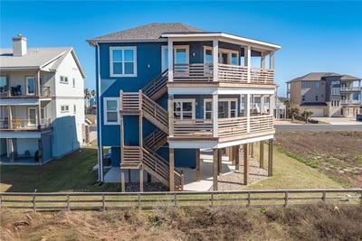/international/us/117-beach-view-drive-port-aransas-tx-110102614532/
