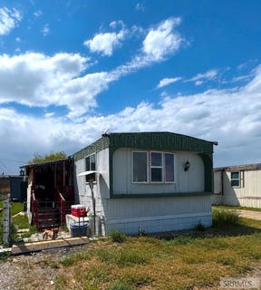 /international/us/70-n-yellowstone-hwy-rigby-id-110108662602/