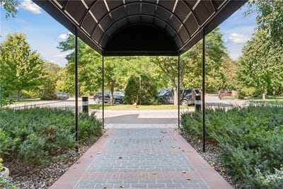 /international/us/14501-atrium-way-minnetonka-mn-110108059095/