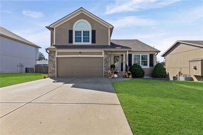 /international/us/1113-creekside-court-raymore-mo-110120485730/