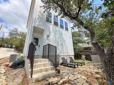 /international/us/1200-willow-drive-canyon-lake-tx-110100721208/