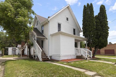 /international/us/135-s-8th-street-south-beloit-il-110108823551/