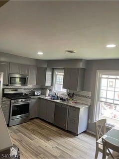 /international/us/6-carmella-ct-newark-city-nj-110108416388/