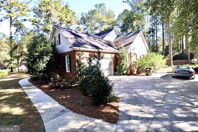 /international/us/4715-misty-valley-circle-valdosta-ga-110103583092/