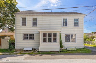 /international/us/17-hudson-street-waterford-ny-110119993962/