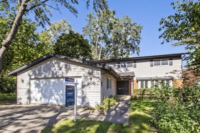 /international/us/600-fairway-drive-glenview-il-110120768186/